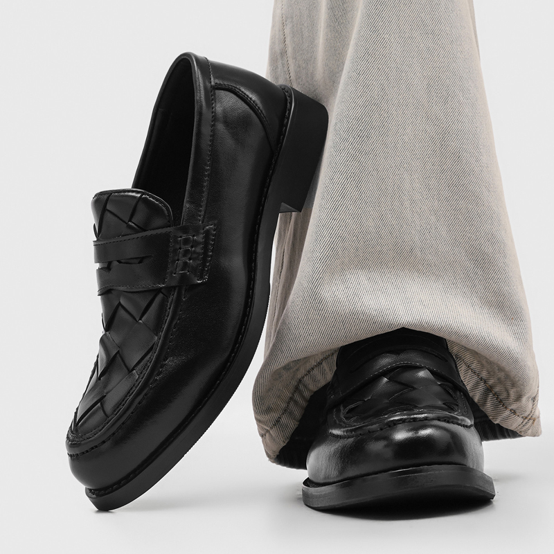 Formal Men Daily Wear Shoes - รองเท้าโลฟเฟอร์แบบสานทำมือสำหรับผู้ชาย สีดำ ส้นเตี้ย เหมาะสำหรับใส่ทำงาน สไตล์เรโทร ลำลอง